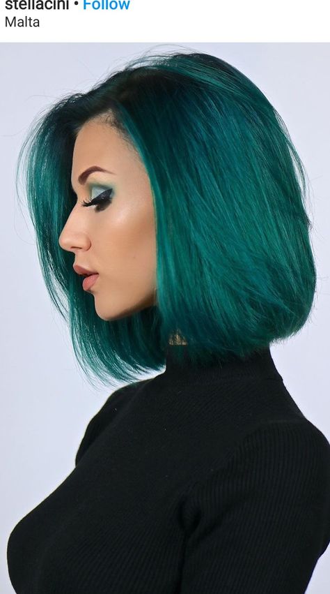 Teal Bob Hair, Emerald Green Peekaboo Hair, Teal Hair Color Turquoise, Short Teal Hair, Green Ombre Hair, Aquamarine Hair, Dark Teal Hair, Emerald Green Hair, Dark Green Hair