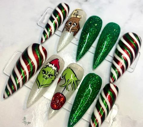 15 Amazing Festive Grinch Nails For The Holiday - Inspired Beauty Candy Cane Nails, Super Strength, Finger Nail Art, Light Nails, Cute Christmas Nails, Goth Nails, Nail Candy, Seasonal Nails, Christmas Nails Acrylic