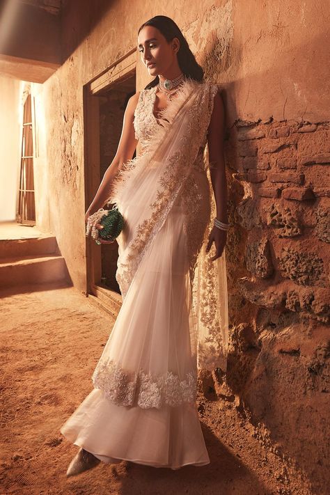 Embroidery Feather, Saree Net, Drape Sarees, Ridhi Mehra, Net Blouse, Draped Saree, Net Blouses, Ivory Blouse, Drape Saree