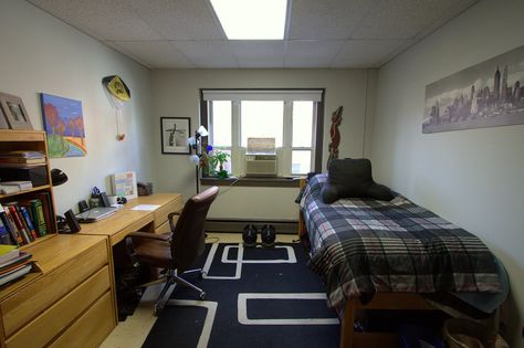 harvard university dorm rooms - best interior paint colors Check more at http://www.mtbasics.com/harvard-university-dorm-rooms-best-interior-paint-colors/ Harvard University Dorm, Aesthetic Harvard, Best Interior Paint Colors, Harvard Dorm, Dorm Pictures, Dorm Room Color Schemes, Dorm Room Colors, University Hall, University Dorm