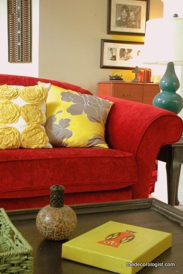 Yellow Red Living Room, Red Sofa Living Room Ideas Color Combos, Turquoise Lamp, Teal Lamp, Sofa Yellow, Turquoise Home Decor, Taupe Walls, Red Furniture, Red Couch