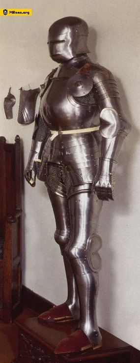 Harness belonging to Kunst Schott von Hellingen (~1495). Unfortunately now disappeared into a private collection. Milanese Armor, 15th Century Armor, Costume Armour, Century Armor, Medieval Armour, Ancient Armor, Historical Armor, 다크 판타지, Knight Armor