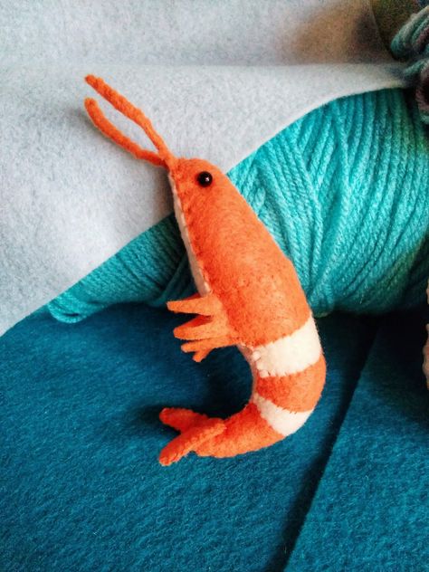 Felt Sea Creatures Patterns, Fish Plushie Pattern, Shrimp Stuffed Animal, Felt Shrimp Pattern, Shrimp Sewing Pattern, Shrimp Plush Pattern, Fish Felt Ornament, Shrimp Plushie, Diy Plushies Patterns