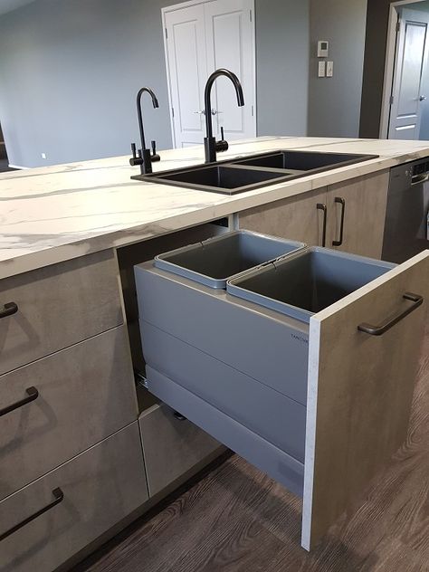 Notice how far our Tanova Designer Series kitchen bin pulls out? That's overextension runners in action and they mean you can remove the rear bucket without having to remove the front one first. Notice the streamlined frame sides? That's so that there's fewer nooks and crannies to trap grime and the unit is easier to wipe down. Maybe that's why our team member Henry installed our Tanova Designer Series kitchen bin in his own kitchen! Pull Out Worktop Kitchen, Pull Out Bin, Kitchen Bins, Kitchen 2024, Island Bench, Kitchen Bin, Team Member, Home Design Decor, Kitchen Organization