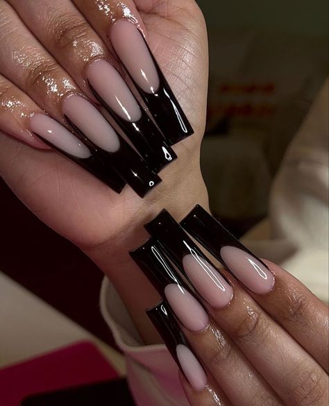 Square Acrylic Nails Long Black, Black Tip Nails Long, Long French Tip Nails Black, Steletoes Nails Long, Extra Long French Tip Nails, Black Nail Set Long, Long Nails Black Women, Pretty Nails Black, Nails Acrylic Black Women