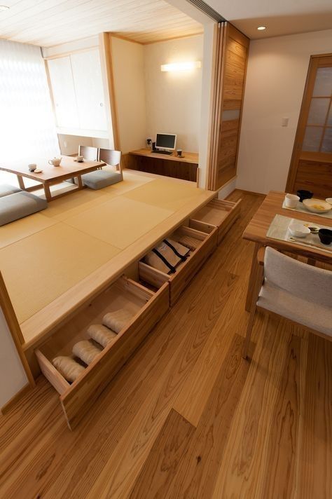 Japanese Living Rooms, Japanese Style Bedroom, Modern Japanese Interior, Japan Interior, Japanese Apartment, Tatami Room, Japanese Home Design, Japanese Style House, Japanese Interiors