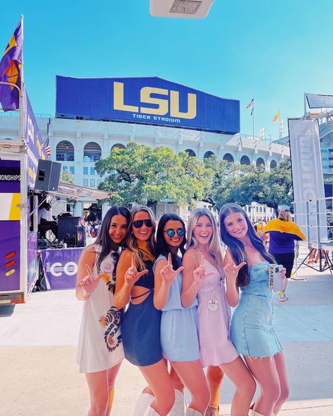 Lsu College Aesthetic, Lsu Game Day Outfit Tailgating, Lsu Tattoo Ideas, Lsu Football Game Outfit, Lsu Tattoo, Lsu Dorm Room Ideas, Lsu Gameday Outfit, Football Game College, Lsu Aesthetic