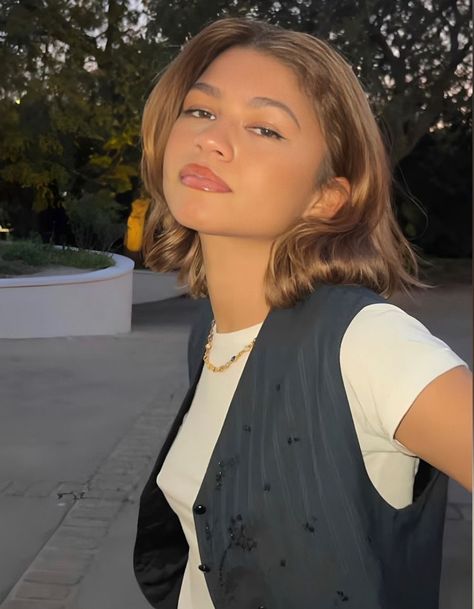 Estilo Zendaya, Zendaya Hair, Zendaya Style, Zendaya Coleman, Short Black Hairstyles, Hair Inspo Color, Trendy Short Hair Styles, Tom Holland, Hair Goals