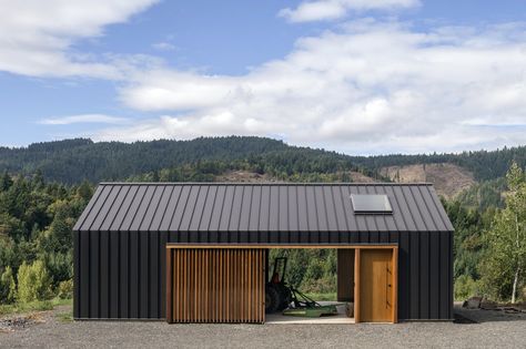 The humble tractor shed... Now this is an example where a ordinary structure becomes extraordinary! Elk Valley Tractor Shed / FIELDWORK Design & Architecture Tractor Shed, Farm Shed, Modern Shed, Modern Garage, Modern Barn House, Farm Buildings, Shed Homes, Shed Design, Building A Shed