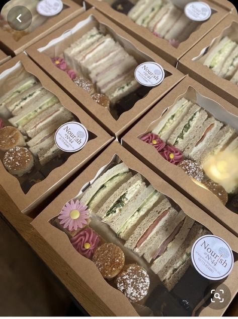 Box Dinner Ideas For Party, Wedding Food Box Ideas, Tea Party To Go Boxes, Afternoon Tea Graze Box Ideas, Grab And Go Catering Ideas, Fancy To Go Boxes, Appetizer Box Ideas, Boxed Lunches Catering, Boxed Luncheon Ideas