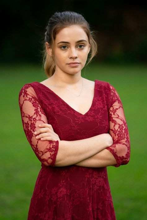 Josephine Langford Tessa, After Wallpaper, Tessa Young, Josephine Langford, Bollywood Hairstyles, Portrait Photography Women, Bridal Parties, Celebrity Look, Photography Women