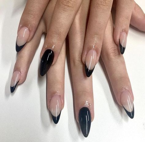 Goth Nails French Tip, Nails Gothic Style, Black Acrylic Nails Simple, Basic Goth Nails, Goth French Nails, Alt French Tip Nails, Black Chic Nails, Black Nails Inspo Almond, Black Nails Hoco