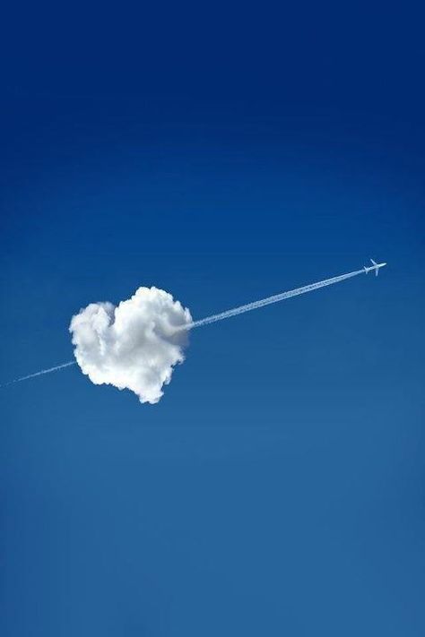 Flying In The Sky, Heart In Nature, Lovecore Aesthetic, Me Core, Energy Art, Couples Poses, Jet Plane, Sky Art, Jolie Photo