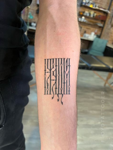 Russian style of lettering tattoo Cyrillic Tattoo, Russian Tattoo, Lettering Tattoo, Russian Style, Russian Fashion, Tattoo Lettering, Tattoos, Quick Saves, Art