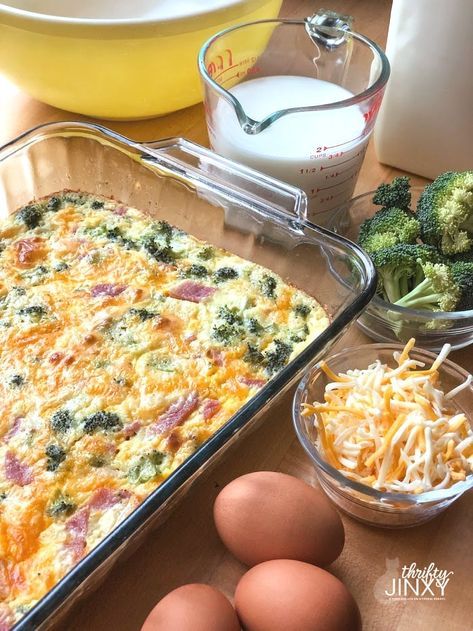 Quiche made with Bisquick Bisquick Impossible Quiche Recipe, Bisquick Inspired Recipes, Ham And Broccoli Quiche, Ham Quiche Recipe, Quiche Breakfast, Broccoli Quiche Recipes, Ham And Broccoli, Ham And Cheese Casserole, Ham Broccoli