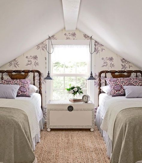 Twin Beds Attic Bedroom - Blogs & Forums Gorgeous Bedrooms Luxury Classy, Small Attic Bedroom Ideas Angled Ceilings, Twins Beds, Attic Bedroom Ideas Angled Ceilings, Small Attic Bedroom, Design Ložnic, Cozy Attic, French Style Bedroom, Angled Ceiling