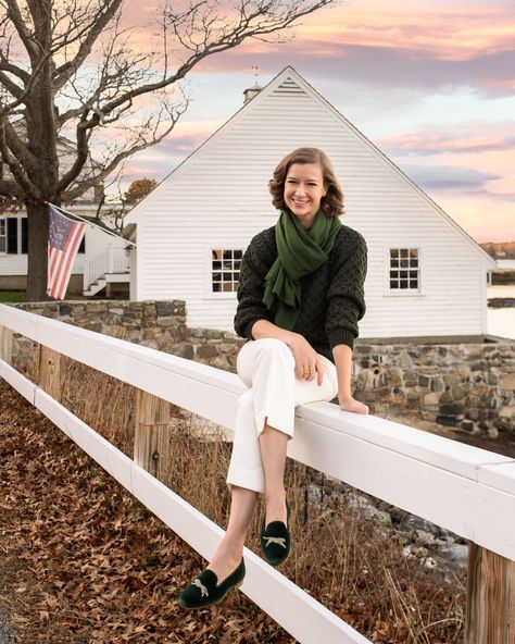 Stacie Flinner, Minimalist Wardrobe Essentials, Preppy Winter, Red Fleece, Cable Sweater, Life Photo, Work Wardrobe, Inspiration Mode, Cashmere Scarf