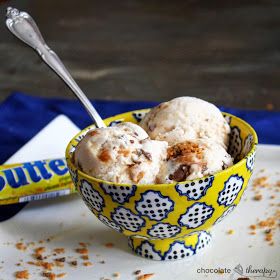 Chocolate Therapy: Double Butterfinger Ice Cream Butterfinger Desserts, Butterfinger Ice Cream, Butter Finger Dessert, Gelato Ice Cream, Yummy Ice Cream, Cold Treats, Love Ice Cream, Ice Cream Popsicles, Ice Cream Treats