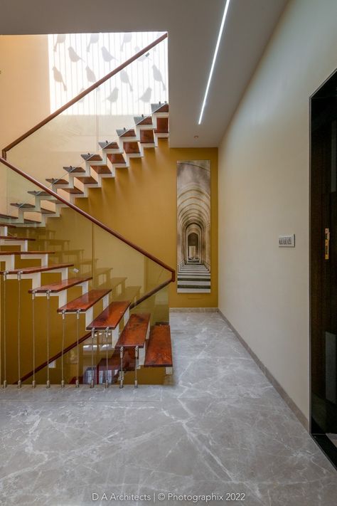 3BHK Modest, Spacious, And Earthy Brick House | DA Architects - The Architects Diary Wooden Staircase Ideas, Indian Interior Design Modern, Interior Design Staircase, Indian House Interior Design, Ideas For Staircase, Residential Interior Design Luxury, Modern Skylights, Residential Architecture Facades, Interior Design Indian