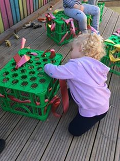 Weaving Station Eyfs, Weaving Eyfs Activities, Eyfs Outdoor Area Activities, Curiosity Approach Eyfs Outdoors, Outdoor Eyfs Activities, Outdoor Areas Eyfs, Outdoor Learning Eyfs, Outdoor Classroom Eyfs, Outdoor Area Eyfs