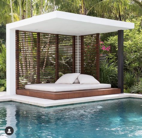 Bali Bed Outdoor, Cabana Bed Outdoor, Pool Day Bed Outdoor Daybed, Outdoor Day Bed Ideas, Pool Daybed, Pool Bed, Summer Outdoor Decor, Poolside Cabana, Outdoor Cabana