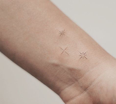 Light Dainty Tattoo, Tattoo Cluster, Tattoo Placement Ideas Hidden, Star Cluster Tattoo, Inside Elbow Tattoos For Women, Cluster Drawing, Tatoo Dog, Small Star Tattoos, Unique Tattoo Ideas