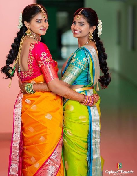 Pattu Saree Photoshoot Poses, Saree Stills For Photoshoot, Pleated Saree Poses, Bride Sisters Dress, Half Saree Function Photo Poses, Bride With Sisters Photo Ideas, Saree Stills For Photos, Wedding Sister Poses, Off Saree Function Stills