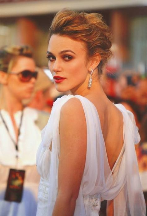 Kiera Knightley - hair love Stars D'hollywood, Phoebe Tonkin, Rachel Mcadams, Penteado Cabelo Curto, Rosie Huntington Whiteley, Evan Peters, Keira Knightley, Amanda Seyfried, Hair Updo