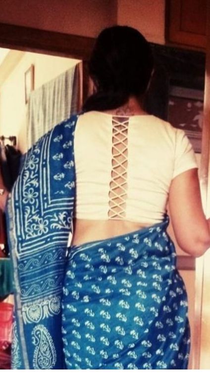 Katpadar Saree Blouse Design, Blouse Designs High Neck, Blouse Designs Catalogue, Backless Blouse Designs, New Saree Blouse Designs, Let Them Be, Traditional Blouse Designs, Latest Model Blouse Designs, Fashionable Saree Blouse Designs