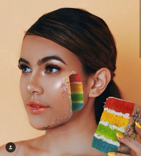 Rainbow birthday cake illusion Halloween or Karneval Costume party make up Food Makeup Looks, Birthday Cake Makeup Look, Cake Makeup Look, Balloon Makeup, Cupcake Makeup Look, Cake Makeup, Optical Illusions Makeup, Candy Inspired Makeup, Candy Sfx Makeup