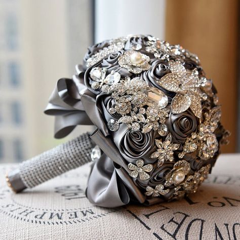 Pearl Bouquet Wedding, Fancy Attire, Luxury Bouquet, Jeweled Bouquet, Bridal Brooch, Crystal Bouquet, Brooch Wedding, Bridal Brooch Bouquet, Bouquet Brooch