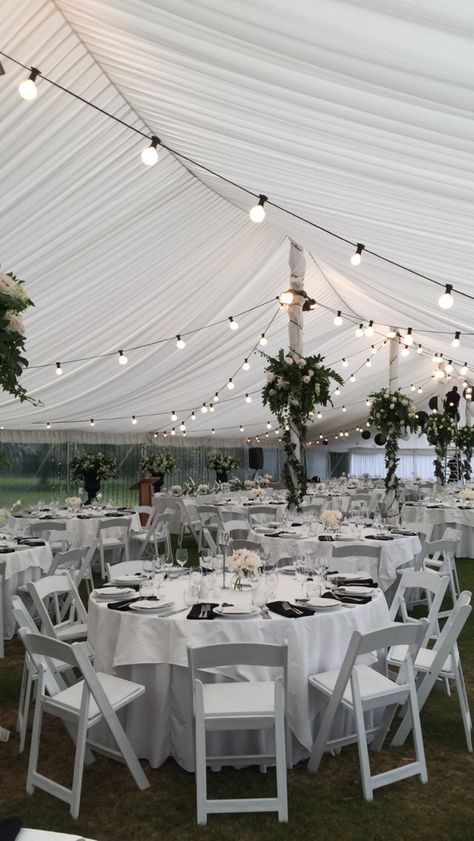 Black And White Beach Wedding Theme, Grey Wedding Decorations, Grey Themed Wedding, Gray And White Wedding, Black And White Tent Wedding, Black White And Grey Wedding, Grey And White Wedding Theme, Black And Silver Wedding Theme, Black And Grey Wedding Theme