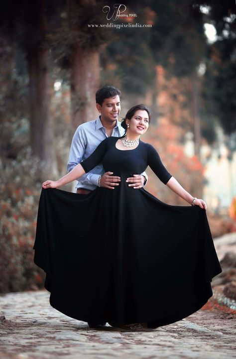 Pre Wedding Photoshoot Beach, Marriage Poses, Pre Wedding Photoshoot Props, Indian Bride Poses, Indian Wedding Poses, Pre Wedding Photoshoot Outfit, Pre Wedding Videos, Engagement Photography Poses, Indian Wedding Photography Couples