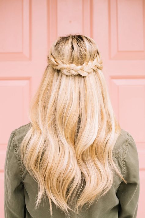 French braid half-crown hair tutorial Blond Layers, Half Crown Braids, Crown Hairstyle, French Braid Styles, Braid Crown, Easy Trendy Hairstyles, Blonde Style, Braided Crown Hairstyles, Half Crown