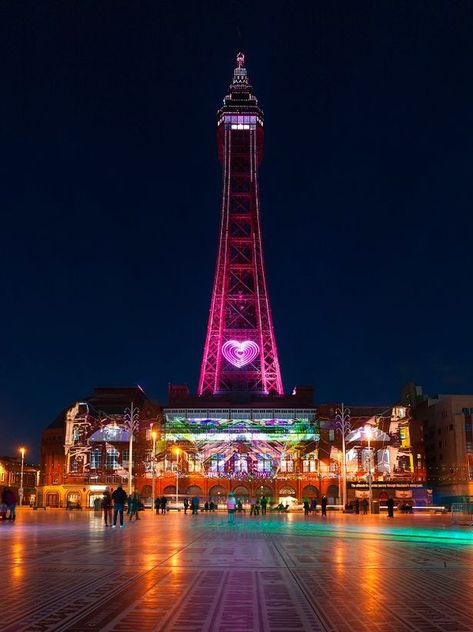 Blackpool Illuminations 2018 - dates, times and everything you need to know Blackpool Uk, Blackpool England, Blackpool Pleasure Beach, Travel Pictures Poses, Christmas Travel, London Street, Blackpool, Each Day, Wonderful Places