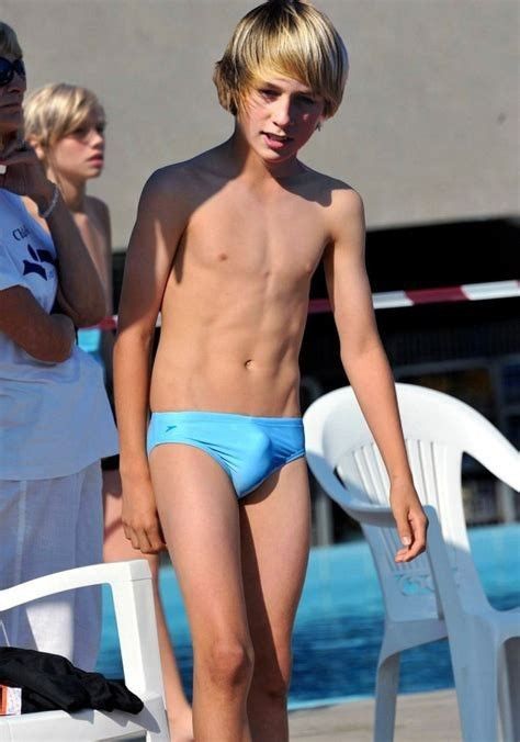 Blonde Kids, Guys In Speedos, Teen Boy Outfits, Speedos, Beach Boys, Blonde Boys, Teenage Boys, Justin Bieber, Swimming