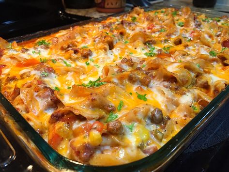 Beef Casserole Dishes, Meat Casserole Recipes, Ground Beef And Cabbage, Ground Beef Casserole Recipes, Meat Casserole, Ground Beef Pasta, Tasty Meat, Fried Chicken Breast, Beef Pasta