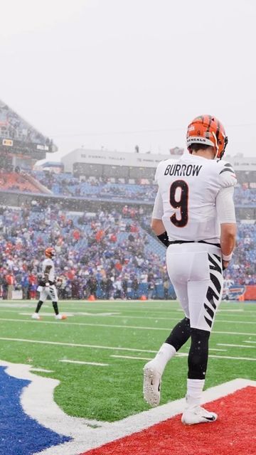 Joe Burrow Wallpaper, Burrow Wallpaper, Joe Shiesty, Nfl Quarterback, Joe Borrow, Hot Baseball Players, Football Poses, Cincinnati Bengals Football, Bengals Football