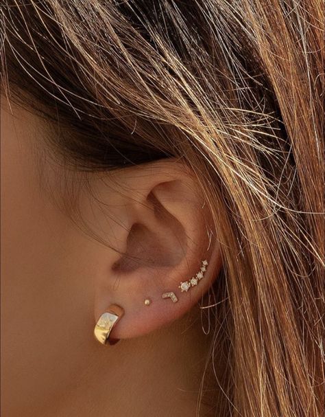 Lobe And Helix Piercing Ideas, Dainty Ear Piercings Minimalist, Curated Ear Piercing Minimalist Classy, Dainty Earrings Aesthetic, Dainty Ear Stack, Fourth Lobe Piercing, A Lot Of Ear Piercings, Middle Helix Piercing, Delicate Ear Piercings