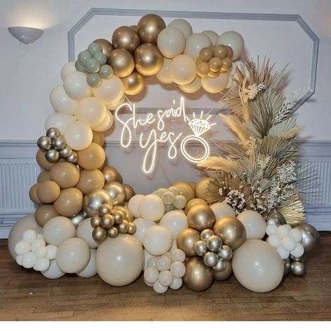 Ballon Decorations Engagement, Ballon Engagement Decoration, Baloon Decorations Engagement, Bridal Shower Ballons, Engagement Party Photo Backdrop Balloons, Engagement Balloons Decoration, Engagement Party Balloon Arch, Engagement Balloon Arch, Gold Ring Backdrop With Balloons