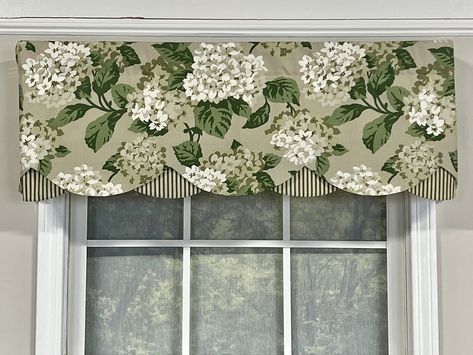 Valance curtains