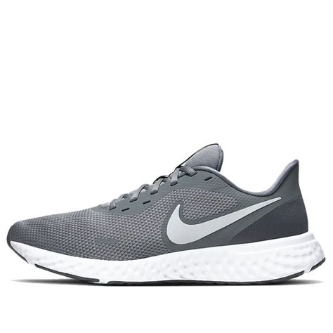 Gray Nike Shoes, Nike Revolution 5, Athletic Shoes Nike, Platinum Grey, Marathon Running Shoes, Mens Nike Shoes, Marathon Running, Gym Shoes, Low Top Sneakers