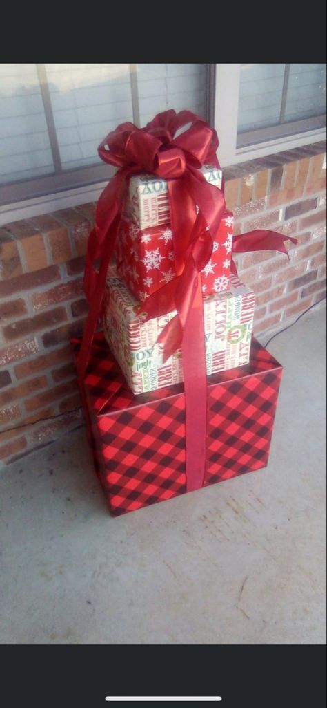 Wrapped Gift Boxes Centerpieces, Wrapped Boxes Decoration Christmas, Fake Christmas Presents Decor, Christmas Box Decor, Christmas Boxes Decoration, Boxes Decoration, Fake Gifts, Side Quest, Work Decor