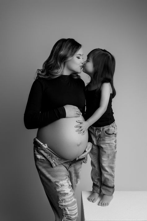 This duo was just the cutest 😍 www.thestudiooc.com #maternityphotographer #ocmaternityphotographer #losangelesmaternityphoto #maternityfashion #pregnancystyle #newbornphotographer #newbornphotography #editorialstyle #blackandwhitephotography #maternityphotography #orangecountynewbornphotorapher Studio Maternity Shoot With Daughter, Short Hair Maternity Photos, Maturity Photoshoot Studio, Maternity Family Studio Photoshoot, Stool Maternity Shoot, Maternity Shoot At Home Ideas, Pregnancy Shoot With Toddler, Pregnancy Photoshoot With Toddler, Modern Maternity Shoot Studio