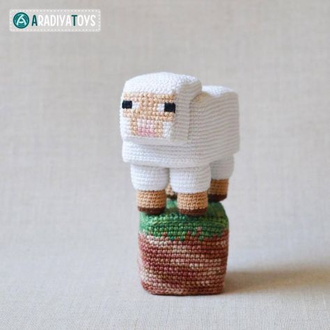 Minecraft Crochet Patterns, Minecraft Sheep, Minecraft Crochet, Sheep Crafts, Hama Beads Minecraft, Quilting Videos, Moms Crafts, Crochet Weaves, Minecraft World