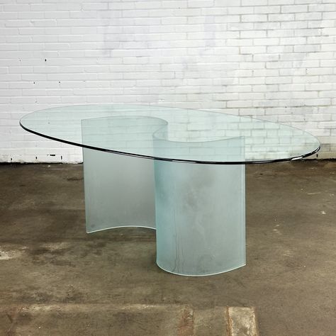 Listed on VNTG.com: Italian oval glass dining table with a wavy matt base, 1980s | #vntg #vintage Oval Glass Dining Table, Round Extendable Dining Table, Drop Leaf Dining Table, Circular Table, Teak Dining Table, Oval Table Dining, Glass Dining Table, City Furniture, Table Storage