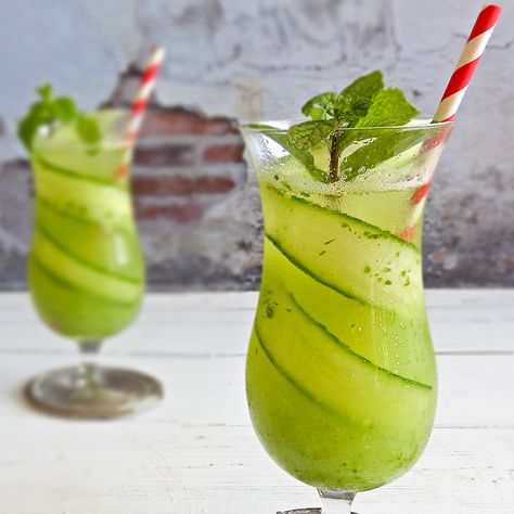 Cucumber Drinks, Cucumber Cooler, Chia Seed Smoothie, Mango Pineapple Smoothie, Reusable Utensils, Summer Coolers, Perfect Summer Drink, Mint Lemonade, Ice Cream Floats