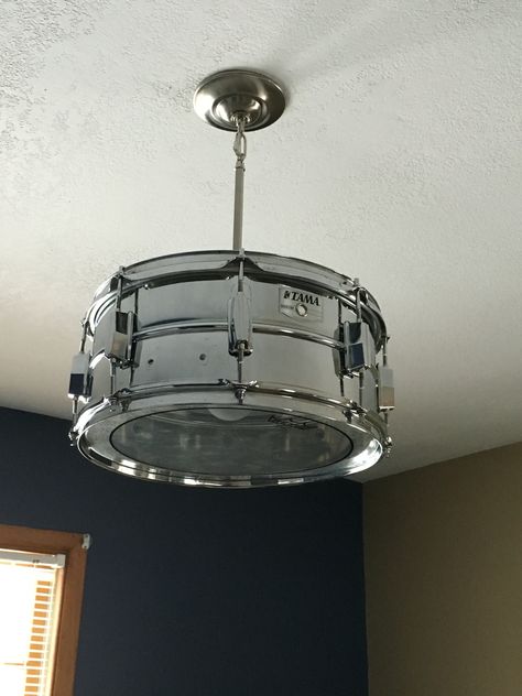 Snare drum light fixture for baby's musical inspired nursery Cave Lighting, Drum Light Fixture, Diy Drum, Music Furniture, Diy Drums, Drum Room, Music Room Decor, Drum Light, Drum Lamp