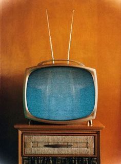 Vertical Vintage by bubbabetha on Pinterest | Vintage Tv, Vintage ... Writers Room, Brokeback Mountain, Tv Vintage, Vintage Television, Television Set, Tv Sets, Deco Retro, Vintage Tv, Retro Tv