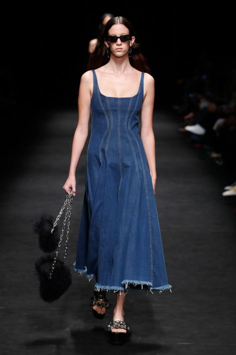 Denim 2023, Rtw 2023, Summer Work Dress, Summer Work Dresses, Denim Dress Outfit, Denim Ideas, Denim Dresses, Summer Denim, Spring Summer 2023